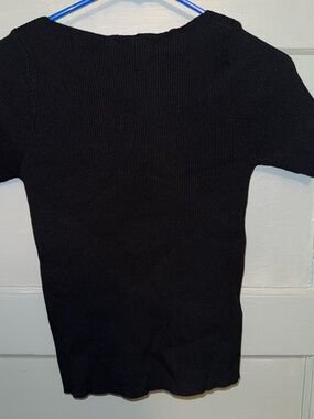 HALARA Black Short-Sleeve Sweater